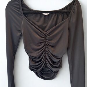 Women’s Black Ruched Long-Sleeve Top